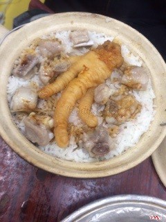 Chicken feet and spare ribs clay pot rice