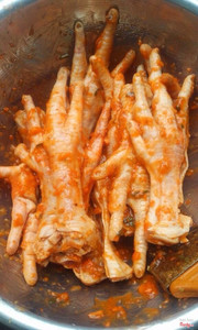 Chan ga nuong sot thai