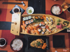 sushi set thuyền