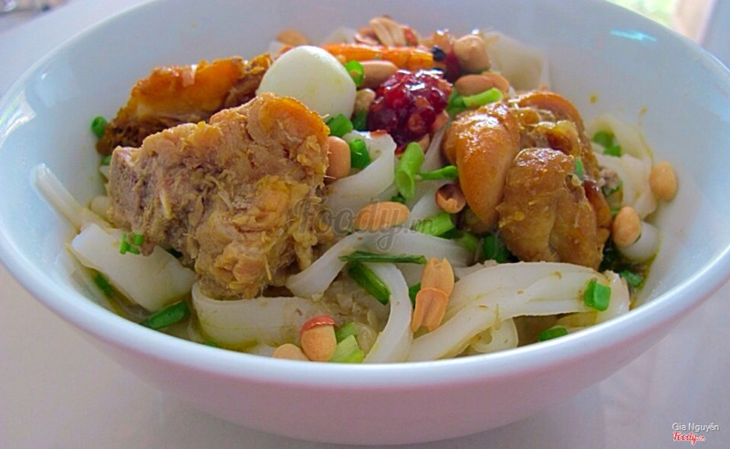 Mì thập cẩm 25.000 đồng/tô