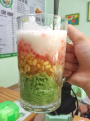 Chè thái bười + chuối 