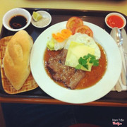 Beefsteak trứng, phô mai.