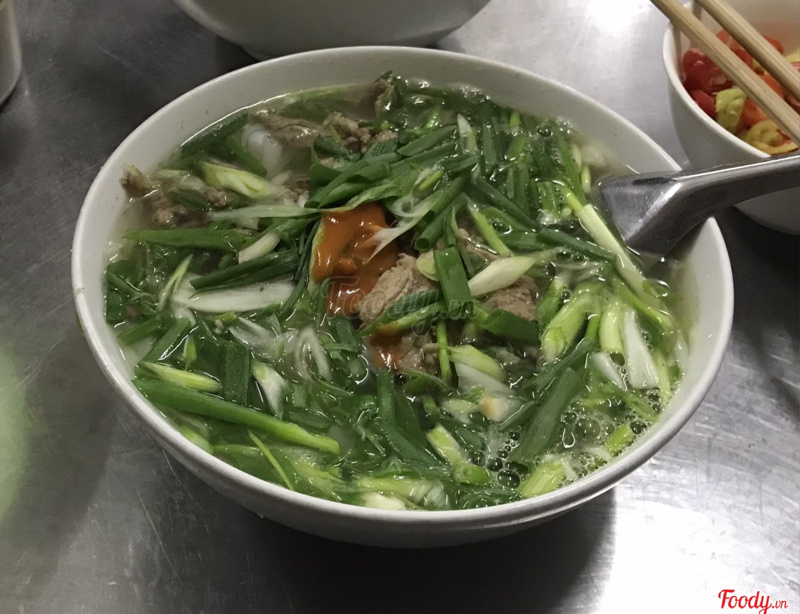 1 bát phở bò tái