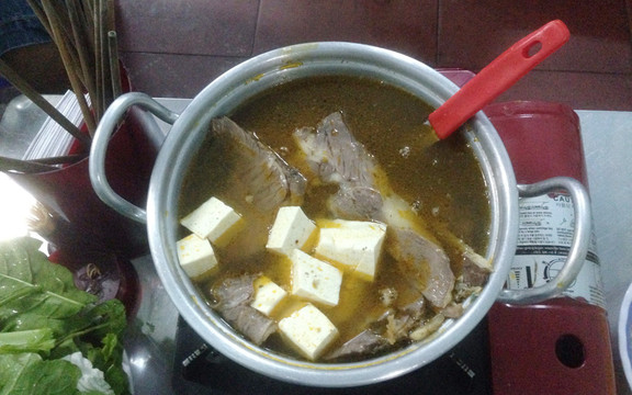 Sáu Ẩn - Bò Nướng & Lẩu Dựng Bò