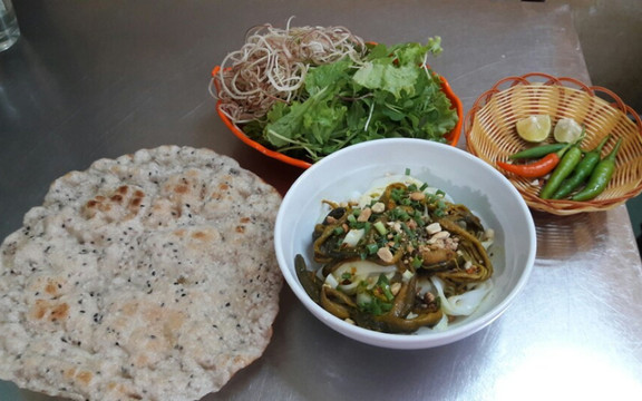 Quán Bé - Mì Quảng & Bún Bò