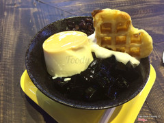 Milk foams waffle flan 43k