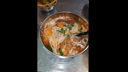 Bún riêu canh bún chín nga