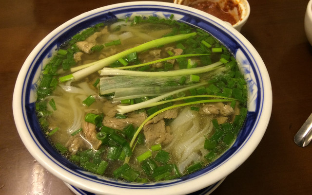 Phở Bát Đàn - Nguyên Hồng