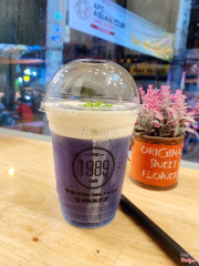 Trà hoa đậu biếc, thấy nhiều người gọi món này, chắc best saler, nên tò mò gọi thử, ai dè ngon thiệt