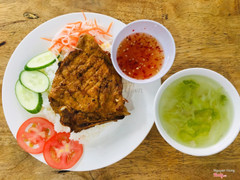 Cơm sườn ngon