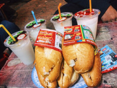 Bánh mì nem khoai + sừa dừa