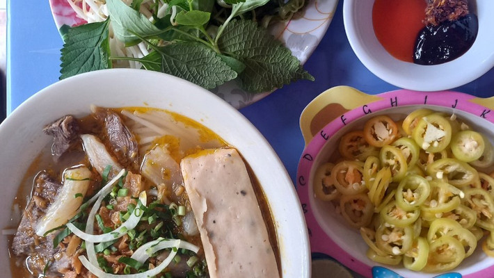 Hai Ngân - Bún Bò & Trà Sữa - Phạm Ngũ Lão 