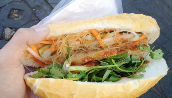 Bánh Mì Chay Sala