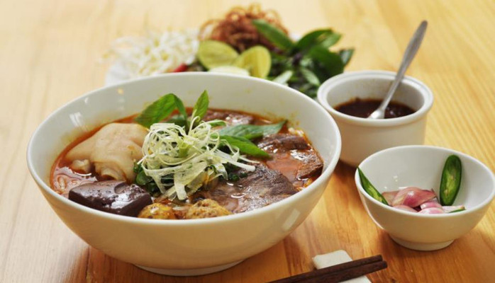 Quán Ngon - Bún Bò Huế - Cốm Vòng