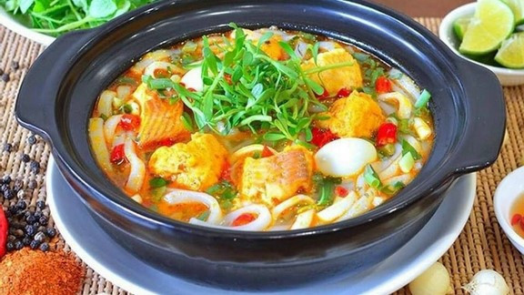 Quán Bánh Canh Cá Lóc Nồi Đất - Quốc Lộ 1A