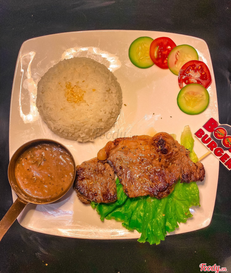 Cơm steak sốt tiêu