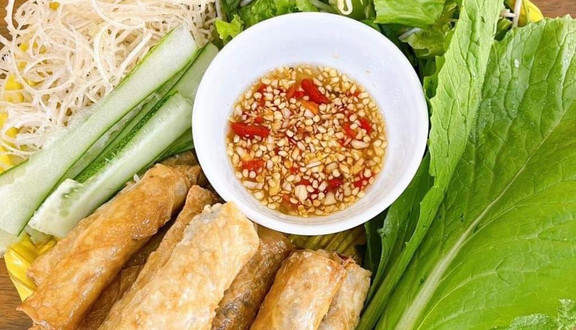 Tiệm Ăn Vặt Bếp Nhà Ly - Food & Drink