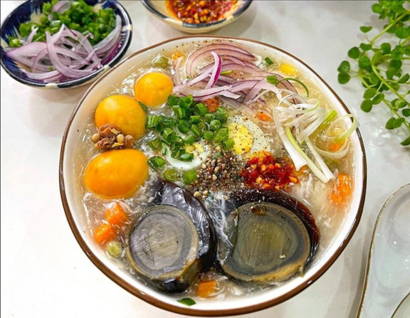 Mặt Trời Mọc - Súp Cua, Há Cảo & Bánh Mì - Lạc Long Quân