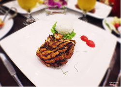 Gà nướng lá chanh