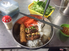 Bún thịt nướng nem chả