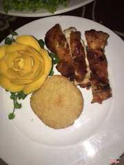 Gà nướng & xôi chiên