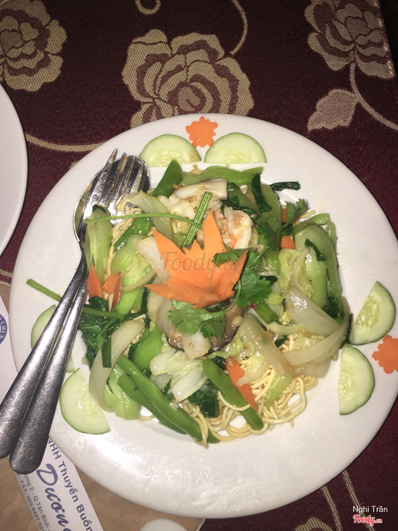 Mì xào hải sản của guide