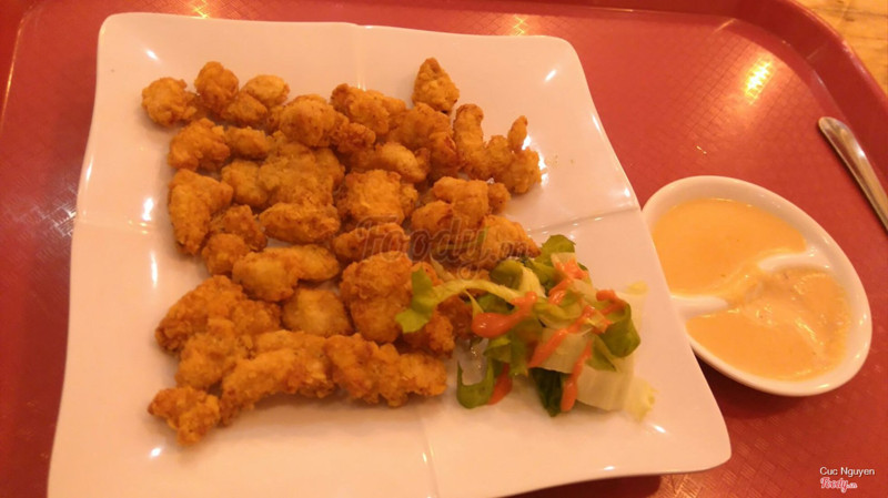Finger chicken with cheddar sauce 