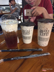 Li nắp tròn :( mấy li khác của bạn nên không biết :(