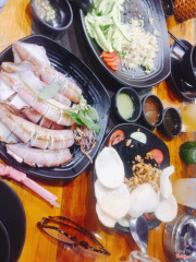 mực hấp, cơm chiên ghẹ