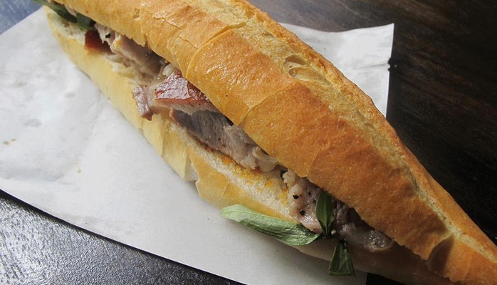 Mon - Bánh Mì & Sinh Tố