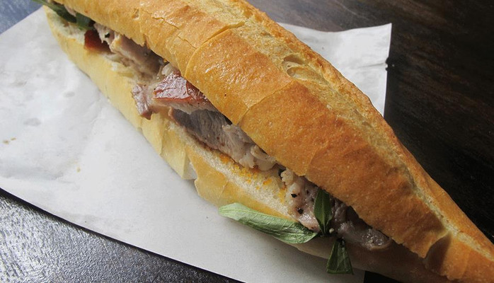 Mon - Bánh Mì & Sinh Tố