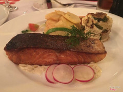 cá hồi áp chảo
