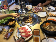 Đãi sinh nhật ở đây với đồ ăn ngon, vệ sinh, nhân viên phục vụ khá nhiệt tình. Sẽ quay lại ủng hộ