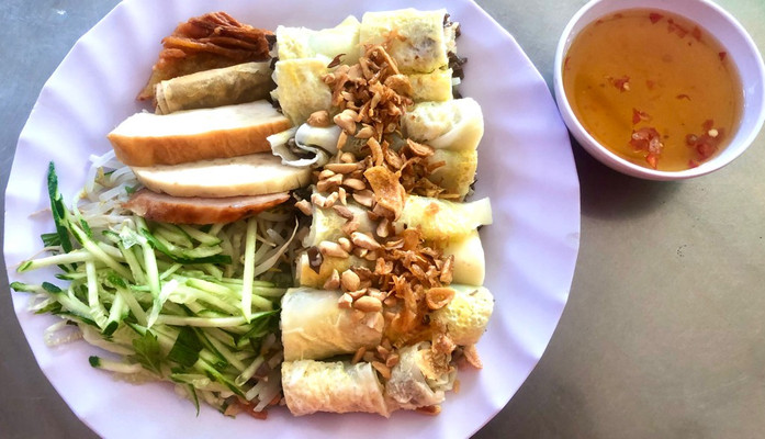 Cô Oanh - Bánh Cuốn Nóng