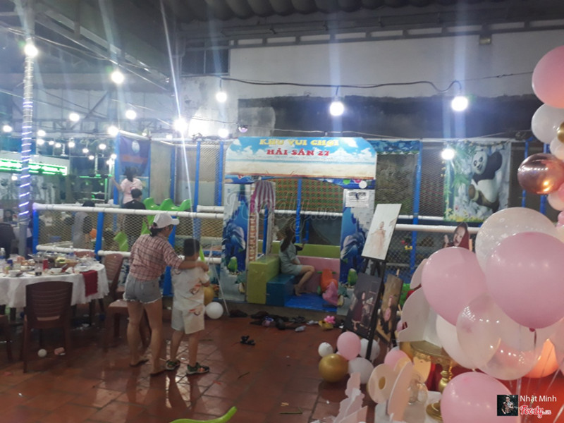 Khu vui chơi trong nhà hàng 27