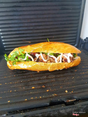Bánh mì thịt heo nướng 12k