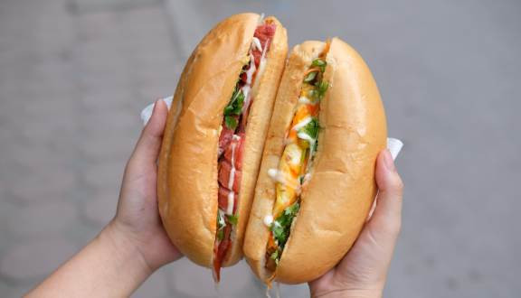 Bánh Mì Gãy - Tiệm Ăn Số 37