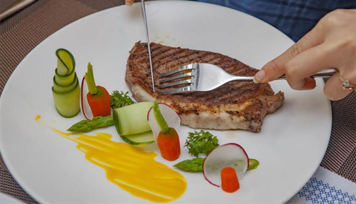 Le Monde Steak - Trần Thái Tông - 1A Dịch Vọng Hậu