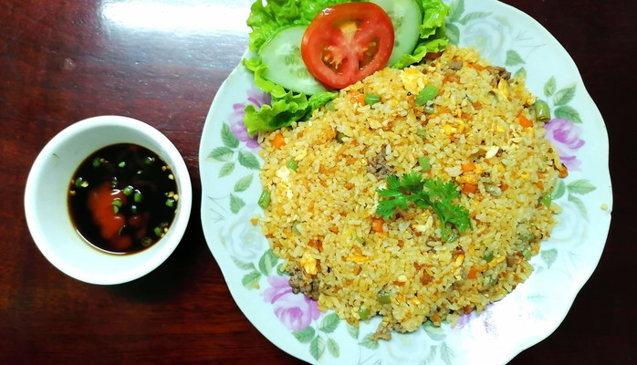 Tam Gia Ký - Cơm Gà Sốt Tứ Xuyên - Quang Trung