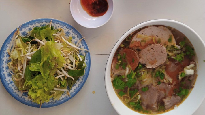 Khánh Linh Quán - Bún Bò Huế & Bún Riêu - Cổng 11