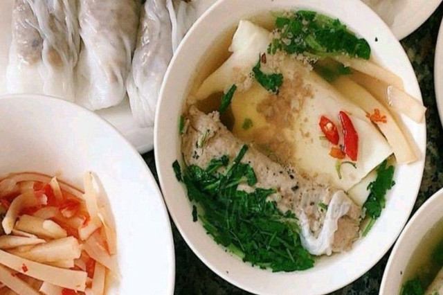 Tiệm Nhà Ngô - Bánh Cuốn Cao Bằng & Phở Vịt Quay