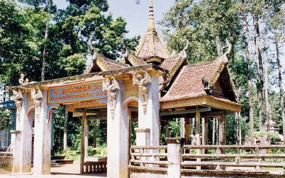 Chùa Sam Rông Ek - Kho Dầu