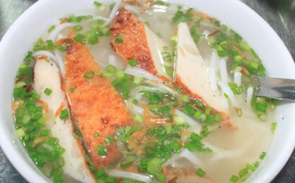 Bánh Canh Đài Liệt Sĩ