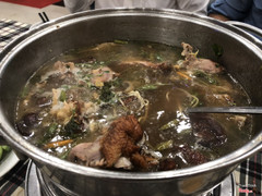 Lẩu gà tiềm ớt hiểm