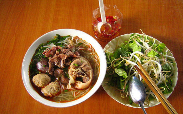 DoMiNo- Bún Riêu Trứng Mực & Rau Nhút