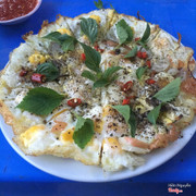 piza trứng cút