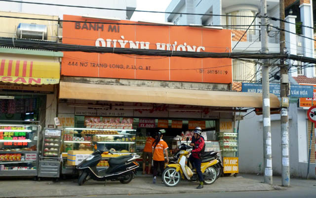 Bánh Mì Quỳnh Hương - Nơ Trang Long