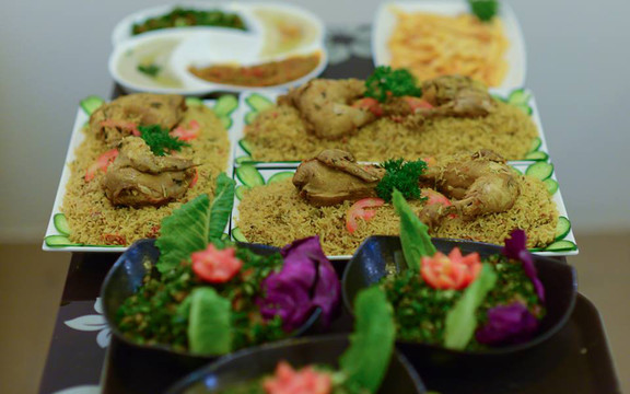 Hummus & Grill Lebanese Restaurant - Ẩm Thực Ấn Độ