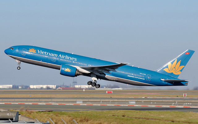 Phóng Vé Máy Bay Thu Huyền 