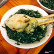 gà hầm lá ngải